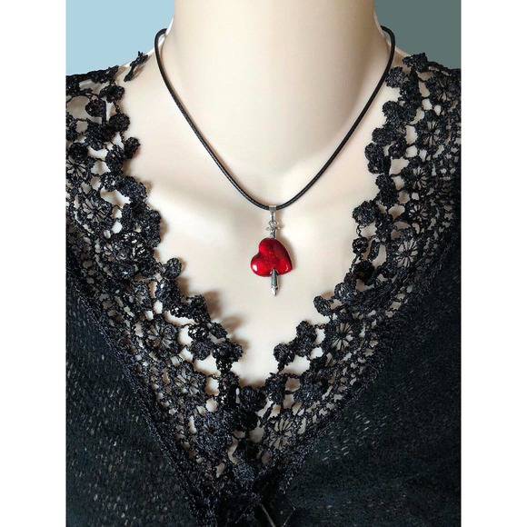 Piercing Wounded Heart Necklace Handmade Red Oil Drop Jewelry - Picture 4 of 6